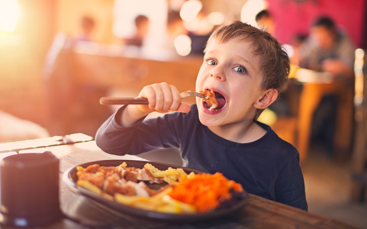 A few tips for going to a restaurant with children