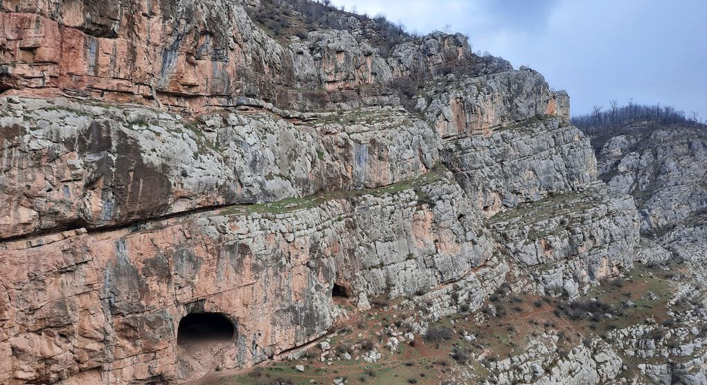 غار در بند رشی