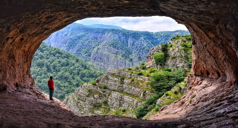 معرفی غارهای جذاب و دیدنی ایران