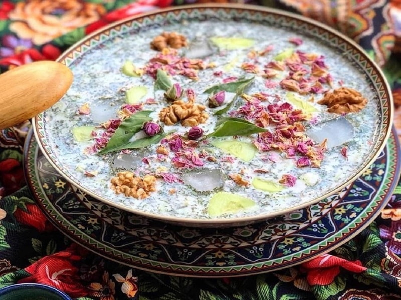 طرز تهیه آب دوغ خیار و فواید آن برای بدن