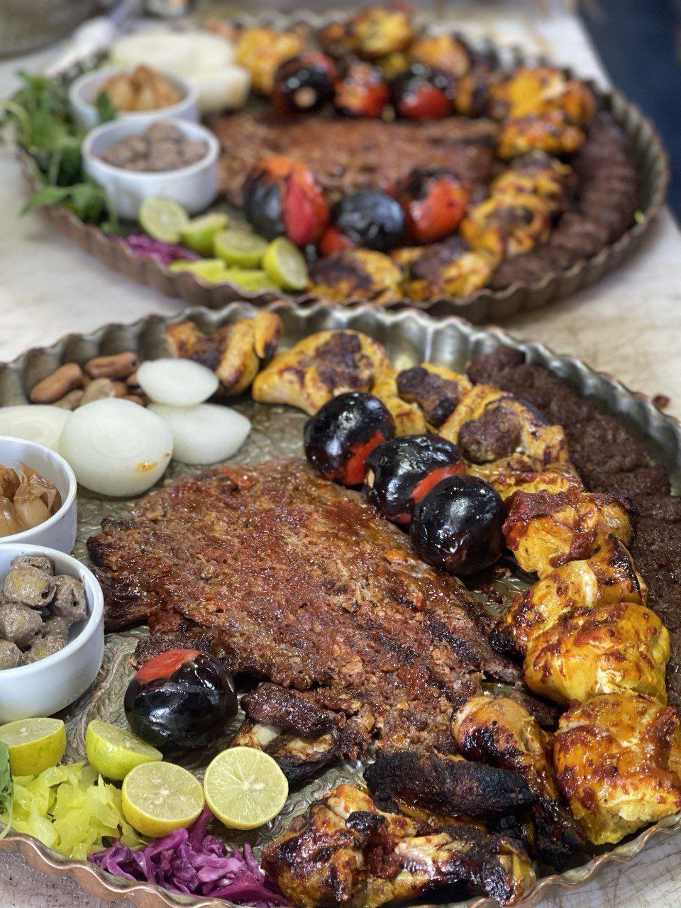 What is the difference between Bakhtiari and Soltani kebab?